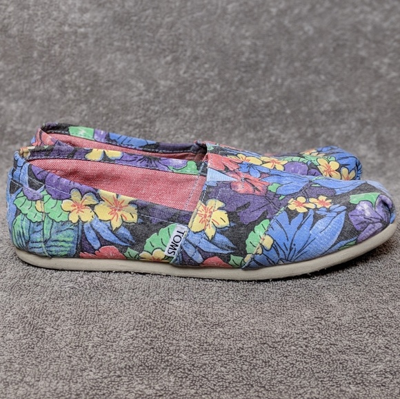 Tom's Floral Shoes - Picture 2 of 6